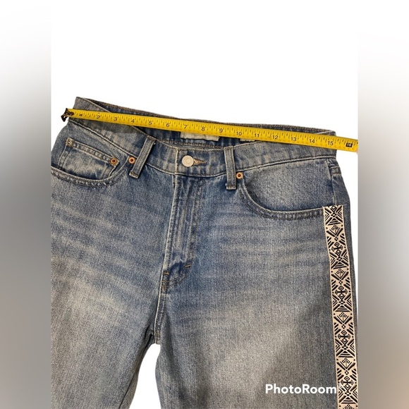 Lucky Brand Relaxed Taper Mom Jeans size 6/28 - Picture 6 of 8